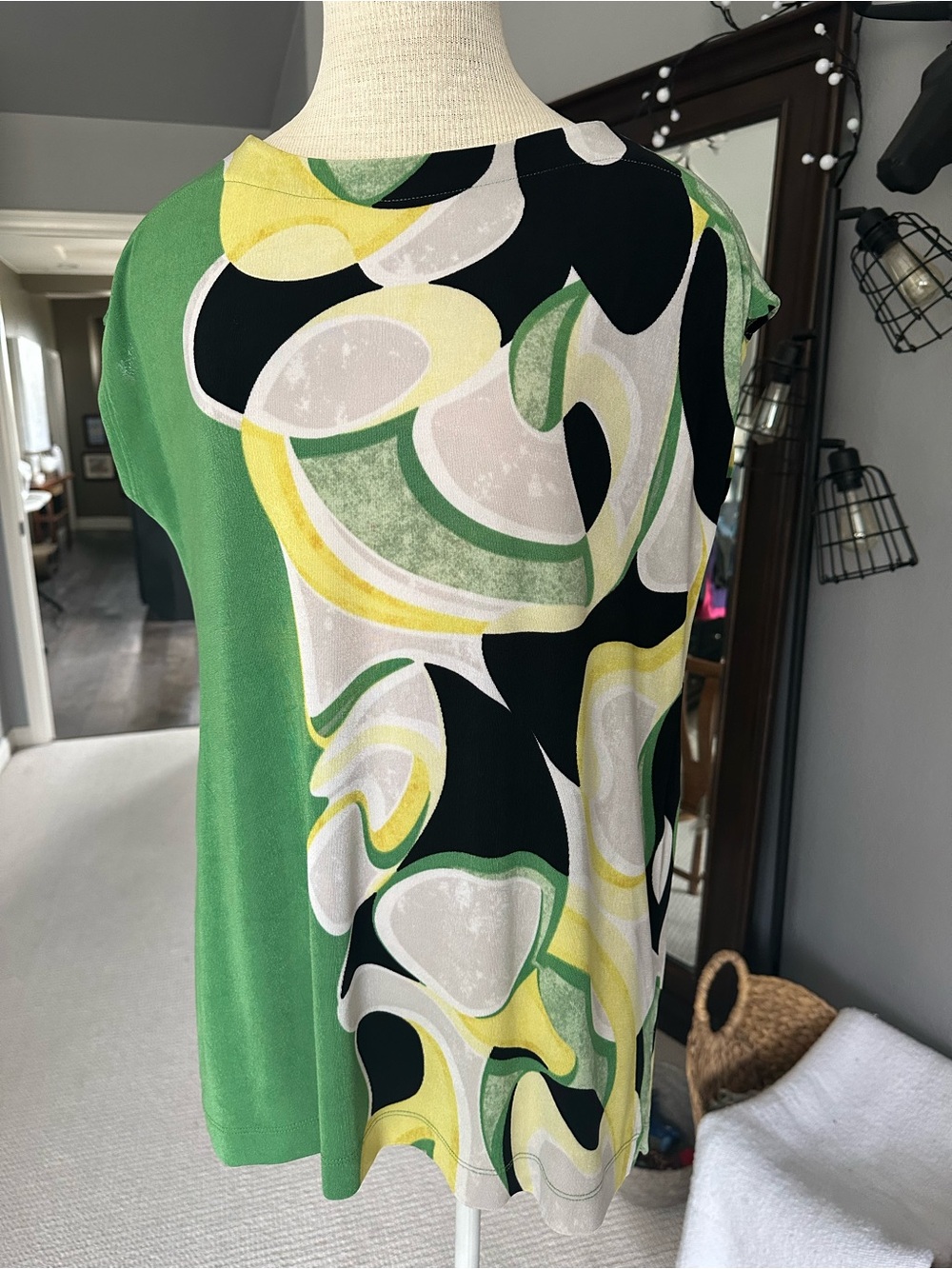 Chico’s Top Green Abstract Print Short Sleeve size medium (1)